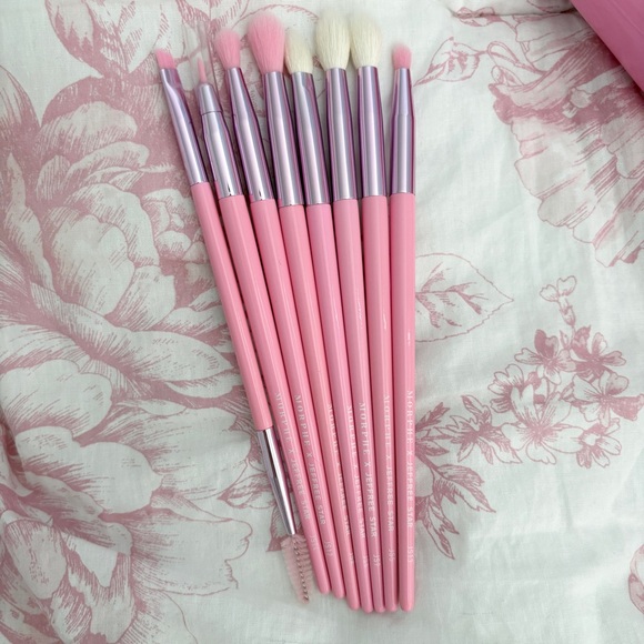 Unused Morphe x Jeffree Star Pink Brush set - Picture 3 of 4